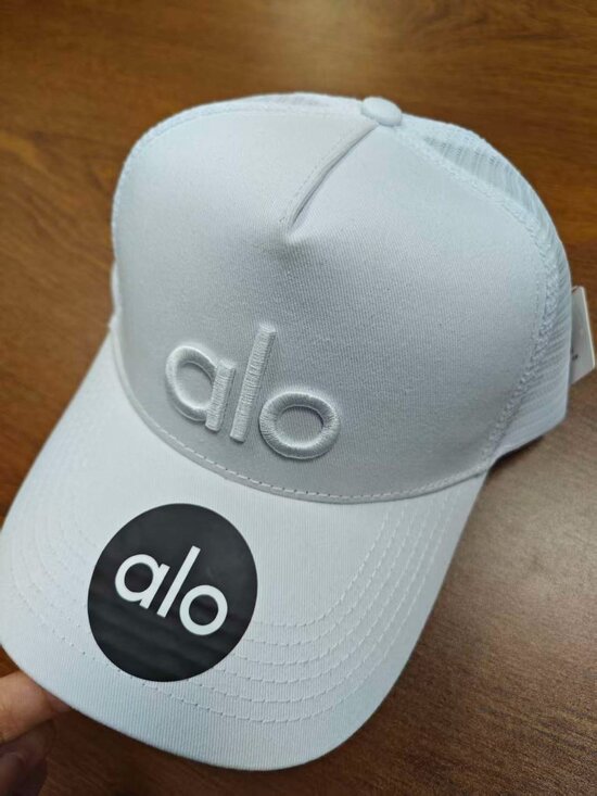ALO Yoga Accessories - 🤍NWT ALO Yoga White District Trucker Hat /Tennis Golf Sport /Adjustable